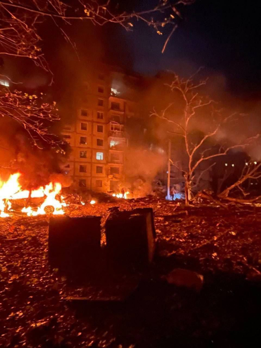 12 загиблих та 49 поранених: вночі окупанти обстріляли Запоріжжя