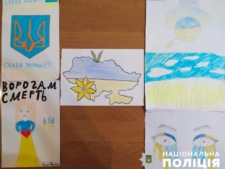 Буковинські школярі передали патріотичні малюнки бійцям на передову