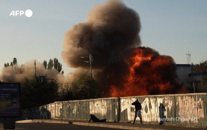 Київ вранці атакували дрони-камікадзе: прогриміла серія вибухів