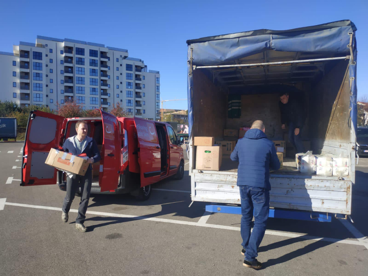 2000 км з Бремена: благодійники з Німеччини передали гуманітарну допомогу для України
