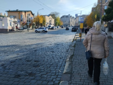 У Чернівцях біля залізничного вокзалу перекривали рух: яка причина