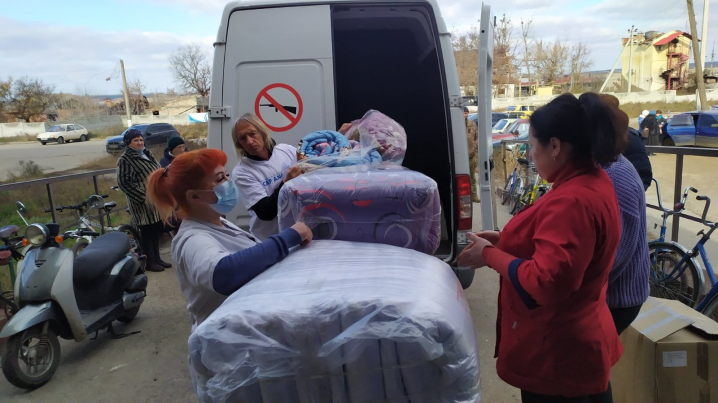 Буковинці спільно з БО "Сap Anamur" допомагають жителям звільненого Ізюму