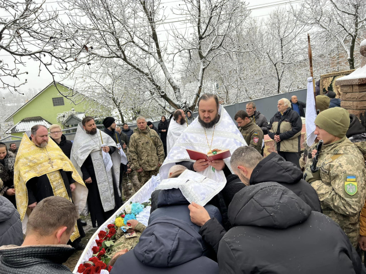 Навіки 23 роки: у Остриці поховали Героя Павла Каланчу, який загинув захищаючи Батьківщину