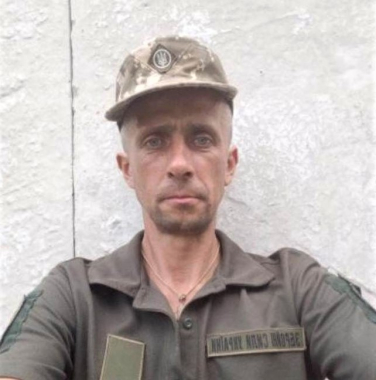 Боронять Україну: четверо захисників з Буковини отримали нагороди