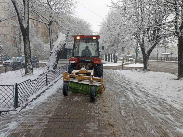 У Чернівцях за погане вуличне прибирання виписуюють штрафи