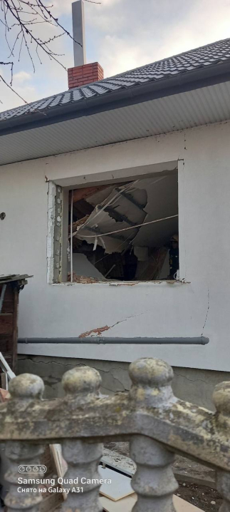 У Чернівцях через вибух посипалася стеля приватного будинку