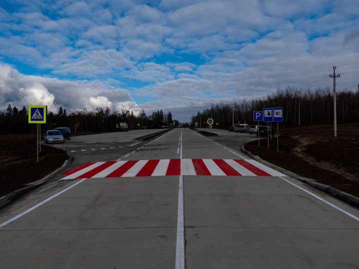 На Буковині побудували першу бетонну дорогу до КПП "Красноїльськ"