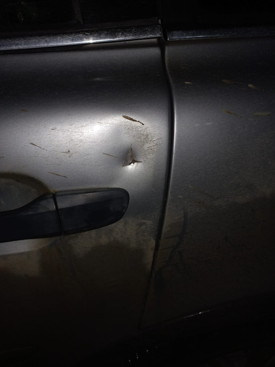 На Буковині волонтерці невідомі пошкодили авто