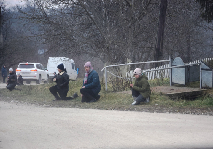 У Круглику на Буковині попрощалися із військовим Василем Дорошем