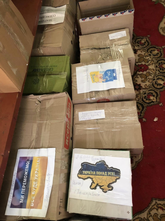 Волонтери із Неполоковецької громади щотижня доправляють вантажі до місць бойових дій