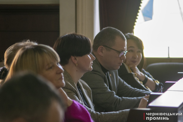 У Чернівцях відбулася чергова сесія міської ради (фоторепортаж)