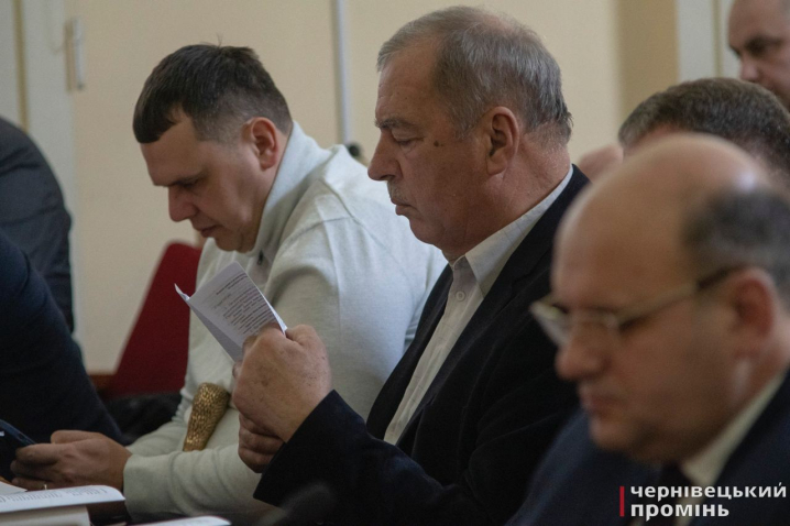 Сесія облради: сперечались про майбутнє УПЦ МП на Буковині (фоторепортаж)