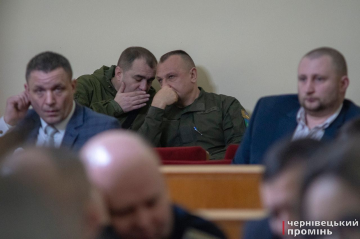 Сесія облради: сперечались про майбутнє УПЦ МП на Буковині (фоторепортаж)