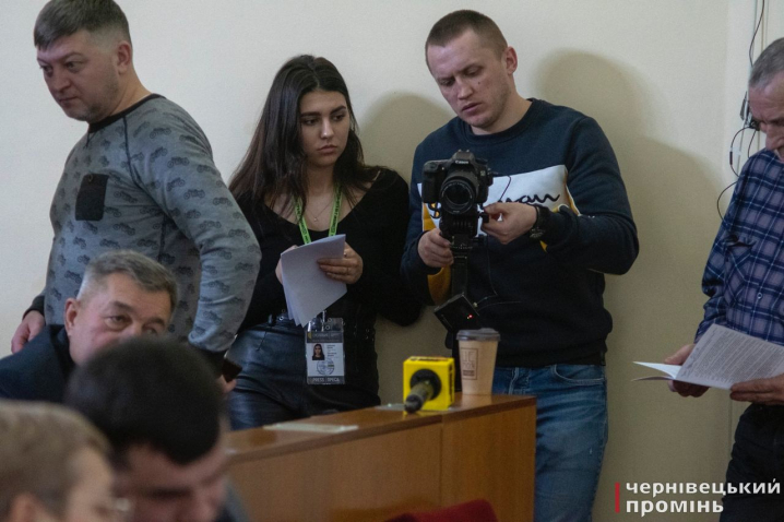 Сесія облради: сперечались про майбутнє УПЦ МП на Буковині (фоторепортаж)