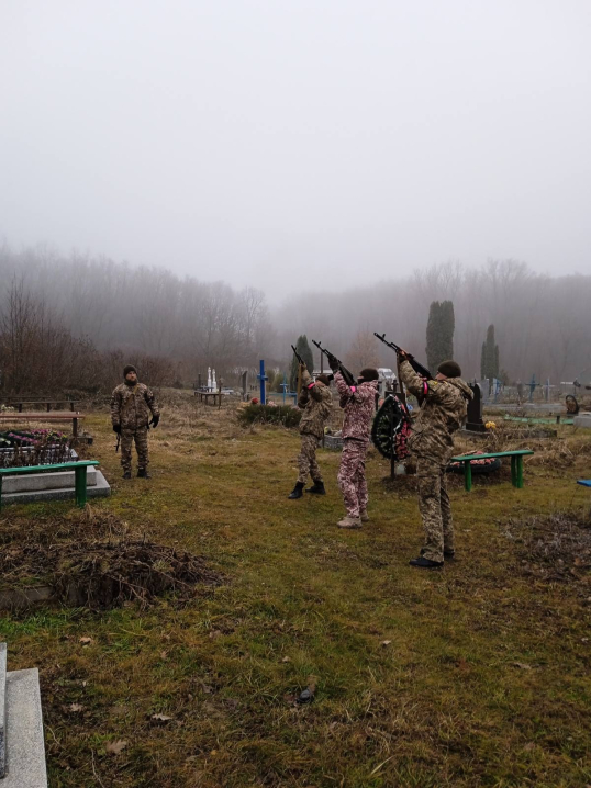 Йому було тільки 25: на Буковині попрощалися із Героєм Євгенієм Басарабою (фото)