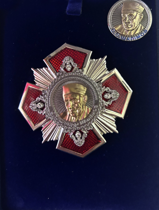 Професора, лікаря-хірурга Ігоря Полянського з Чернівців нагородили Пам'ятною відзнакою Професора, лікаря-хірурга Ігоря Полянського з Чернівців нагородили Пам'ятною відзнакою