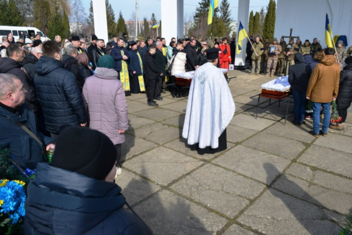 «Назавжди у нашій пам'яті»: на Буковині попрощалися з 11-ма Героями (фото)