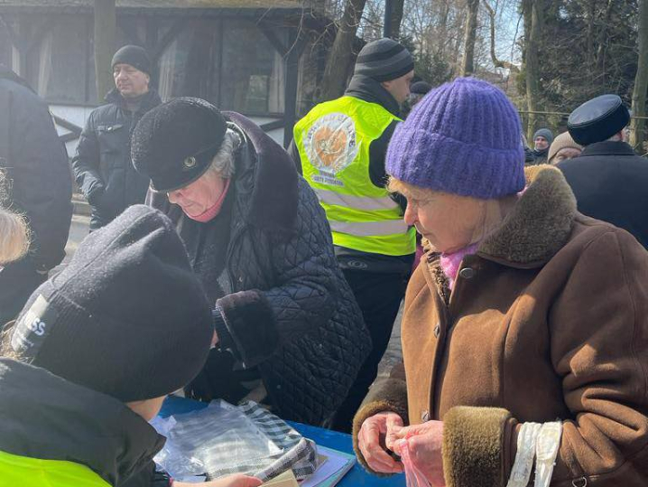 У Чернівцях пенсіонери та переселенці можуть отримати гуманітарну допомогу