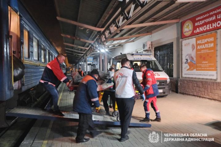 До Чернівців прибув евакуаційний потяг з Донецької області
