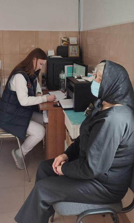 Гінеколог, терапевт, УЗД: бригада лікарів пропонує обстеження жителькам Хотинщини