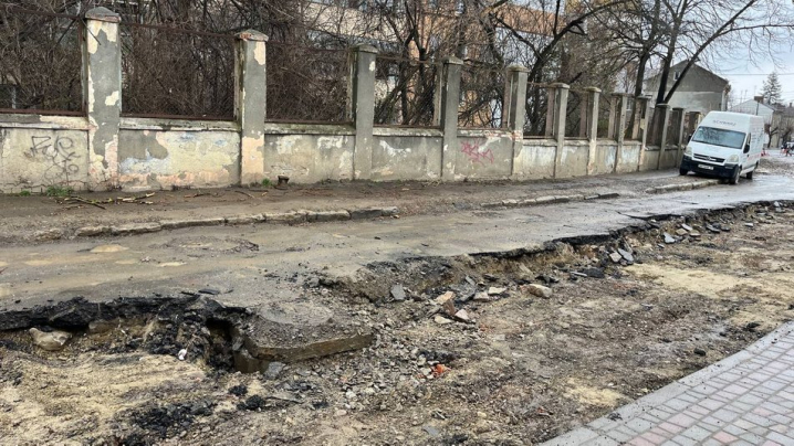 Витратять 40 мільйонів: у Чернівцях розпочали капітальний ремонт частини вулиці Кармелюка