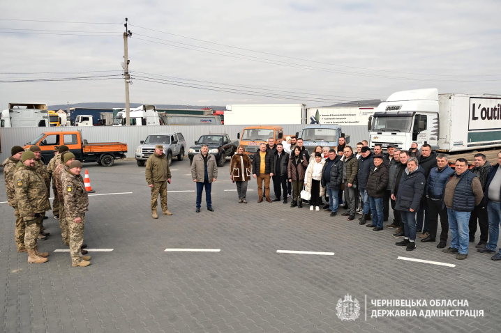 Чернівецькі перевізники передали на фронт захисникам ще 25 автомобілів