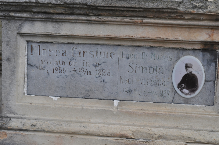 На Руському кладовищі зумисно псують написи на могилах, аби згодом перепродати