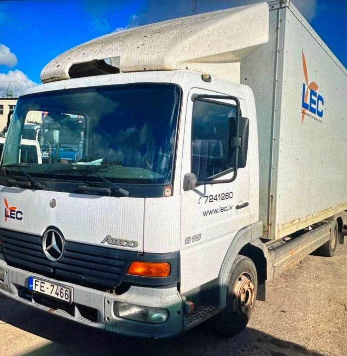 Троє підприємців із села Петрашівка передали для ЗСУ вантажний фургон