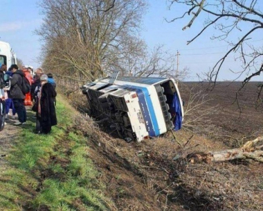 У Молдові перекинувся автобус, що їхав до Києва: є постраждалі