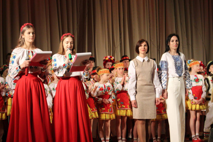 У «Юності Буковини» відбувся обласний фестиваль-конкурс народного танцю