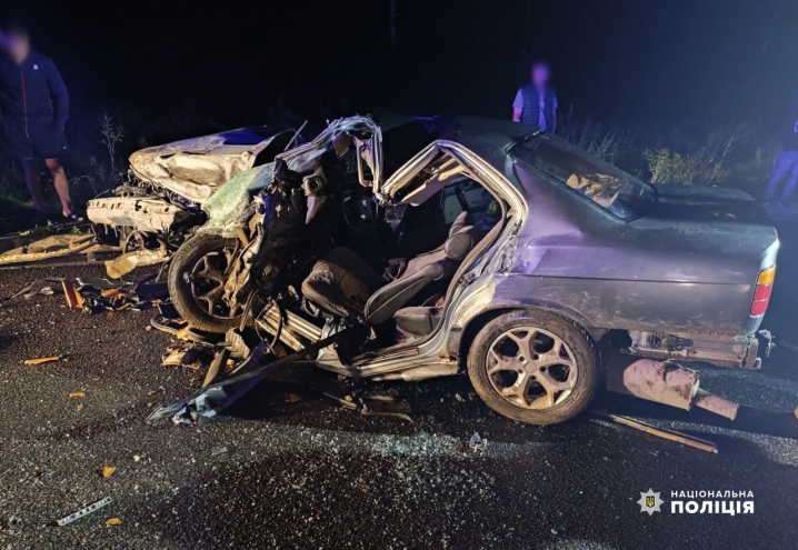 Розчавило в понівеченій машині: на Буковині загинув водій BMW