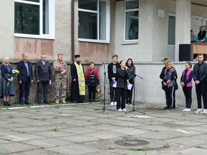 У Глибоці відкрили меморіальну дошку на честь загиблого Героя Михайла Каланчі