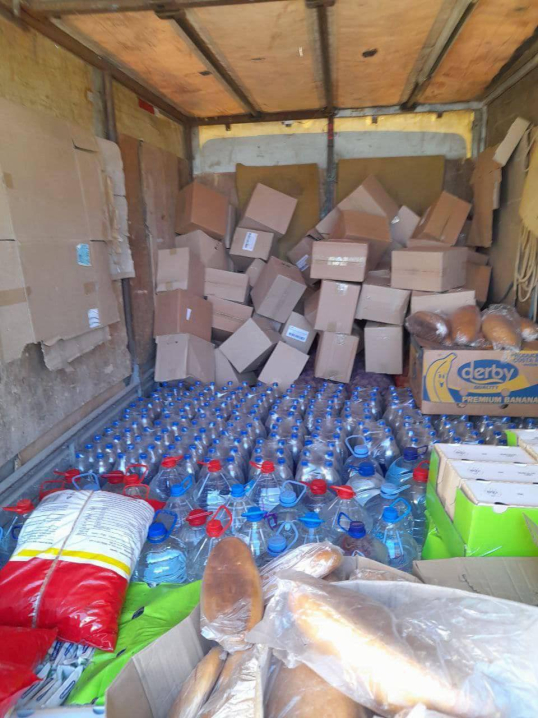 Жителі Буковини не полишають у біді херсонців: доставляють воду, їжу та ліки