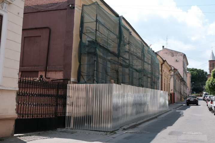 У середмісті Чернівців триває капремонт фасадів п’яти шкіл У середмісті Чернівців триває капремонт фасадів п’яти шкіл