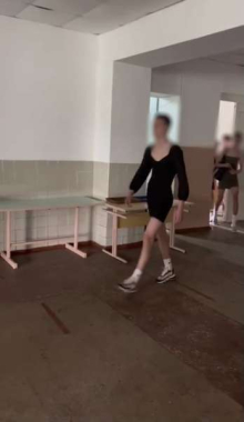 «Це збочення»: мер Луцька пригрозив вигнати директора школи, де хлопці у "день гендерної рівності" переодягнулися у плаття