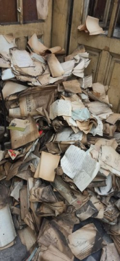 У стінах «Львівського радіо» знайшли заховані архівні листи, документи та книги