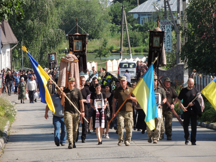 У Романківцях попрощались із загиблим захисником України Анатолієм Буханцем