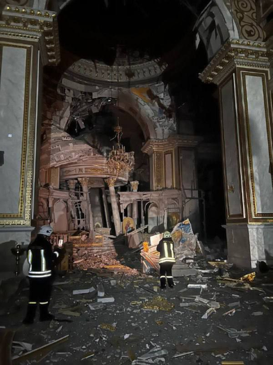 Удар росіян по Одесі: зруйновано кафедральний собор