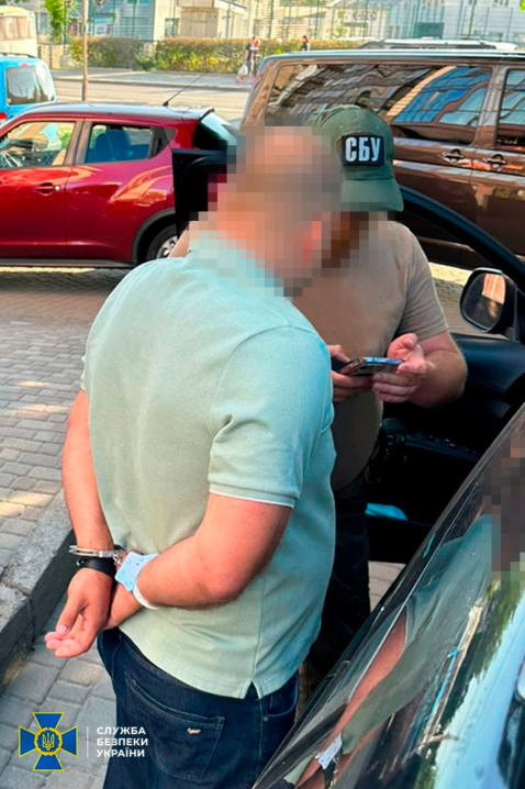 40 тисяч євро за закриття «справи ухилянтів»: у Чернівцях затримали слідчого поліції