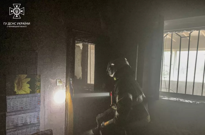 У Чернівцях горів діагностичний центр на вулиці Небесної Сотні У Чернівцях горів діагностичний центр на вулиці Небесної Сотні