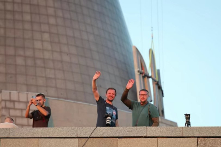 На щиті «Батьківщини-Матері» в Києві встановили тризуб