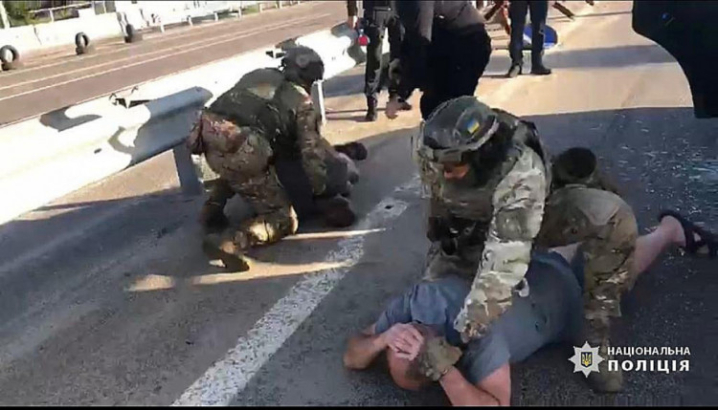 На Вінничині рецедивісти скоїли збройний напад на агрофірму та викрали 230 тисяч