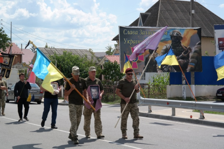 На Буковині попрощалися із військовим Андрієм Бабінським (фото)