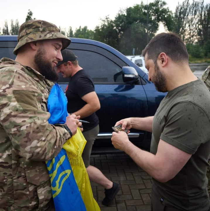 Президент Зеленський відзначив батальйон з Буковини