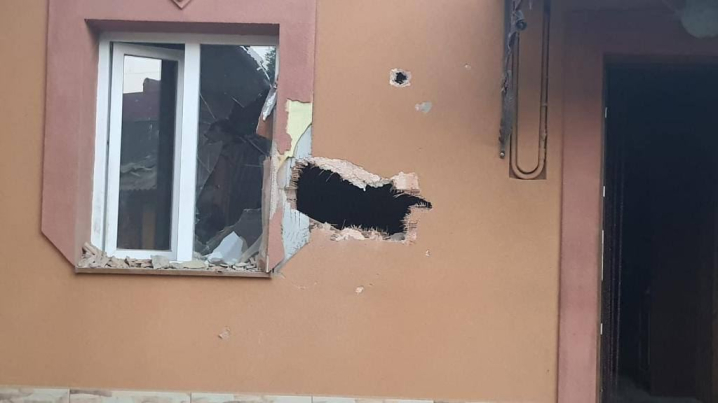 В Івано-Франківській області уламки ракет впали на приватне подвір’я В Івано-Франківській області уламки ракет впали на приватне подвір’я