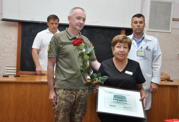 Валерій Залужний відзначив нагородами чернівецьких медиків Валерій Залужний відзначив нагородами чернівецьких медиків