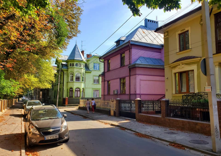 Чернівецькі історичні вілли вразили авторів проєкту «Україна Інкогніта» Чернівецькі історичні вілли вразили авторів проєкту «Україна Інкогніта»
