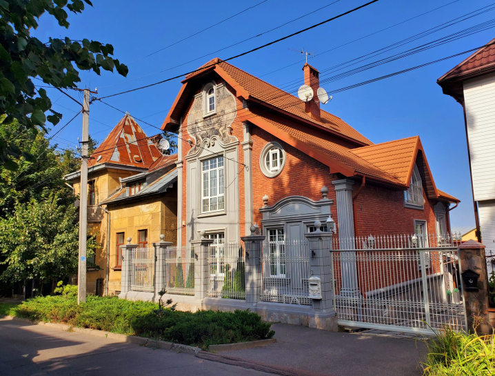 Чернівецькі історичні вілли вразили авторів проєкту «Україна Інкогніта» Чернівецькі історичні вілли вразили авторів проєкту «Україна Інкогніта»