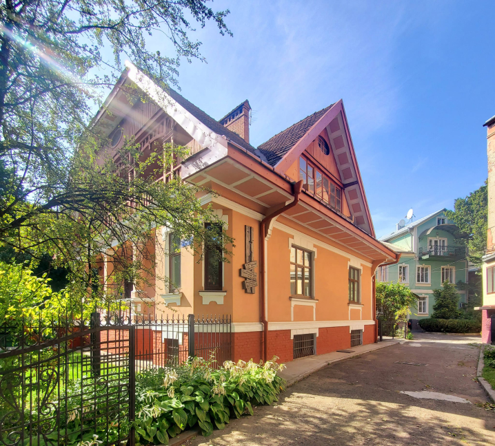 Чернівецькі історичні вілли вразили авторів проєкту «Україна Інкогніта» Чернівецькі історичні вілли вразили авторів проєкту «Україна Інкогніта»