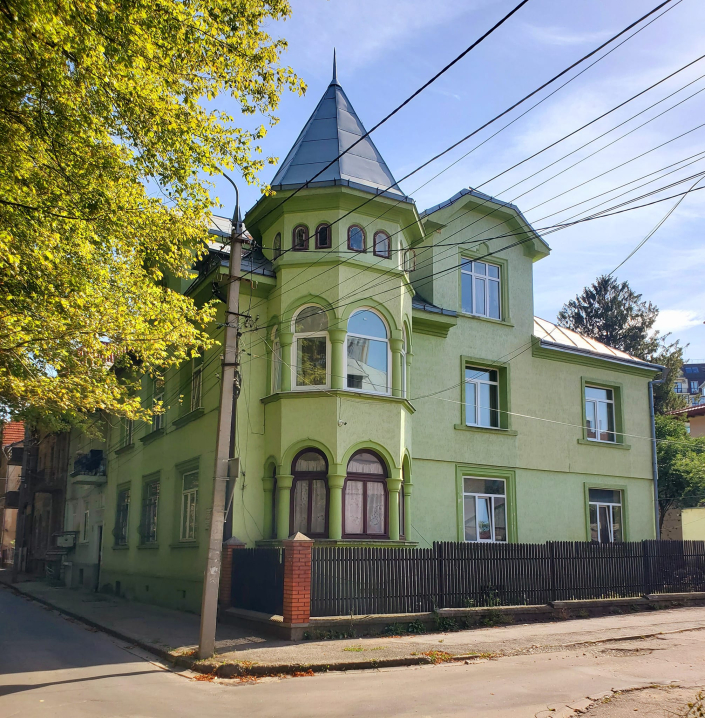 Чернівецькі історичні вілли вразили авторів проєкту «Україна Інкогніта» Чернівецькі історичні вілли вразили авторів проєкту «Україна Інкогніта»